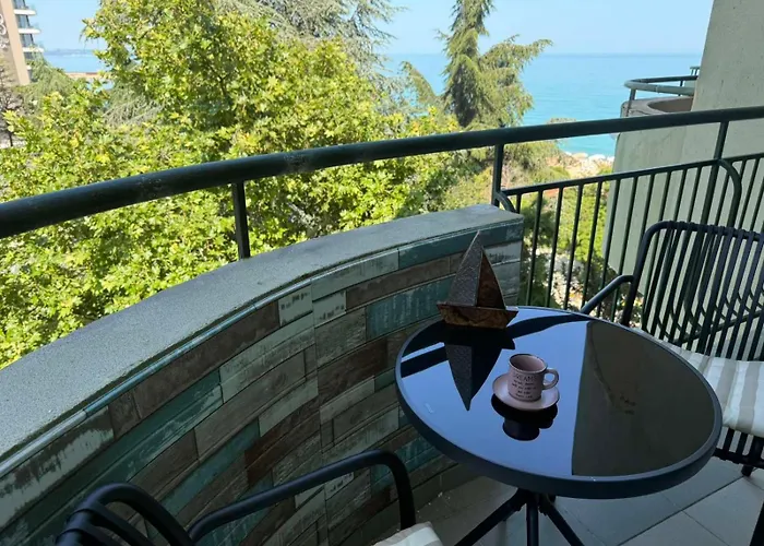 66 Апартамент *